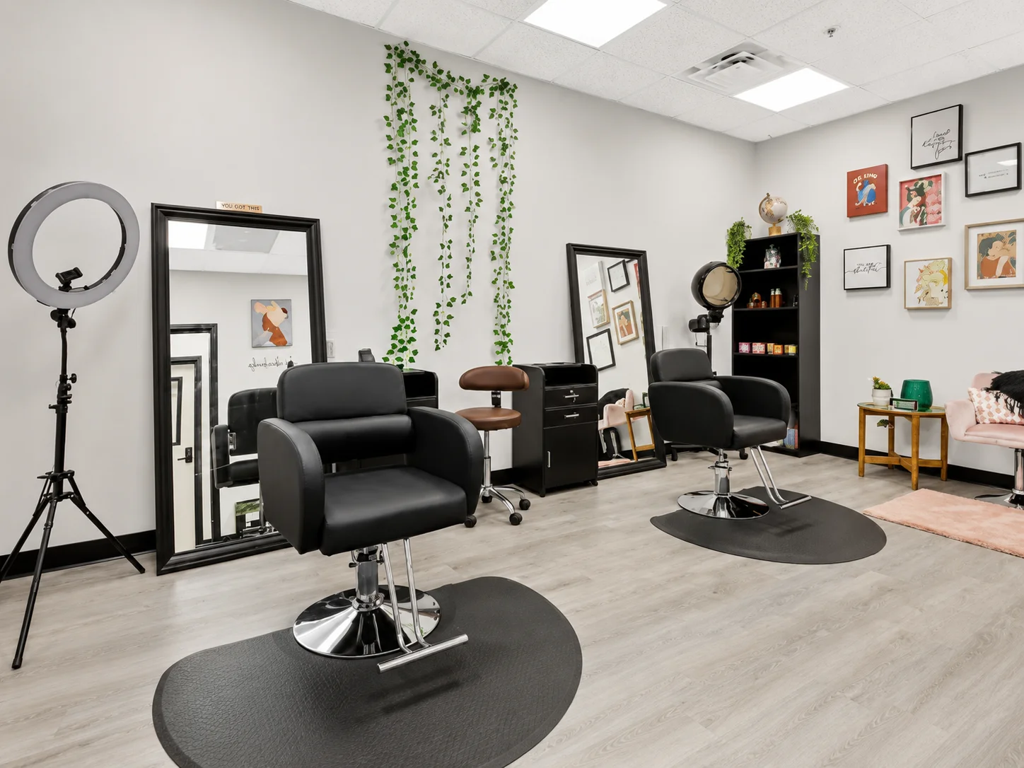 Salon suite 1